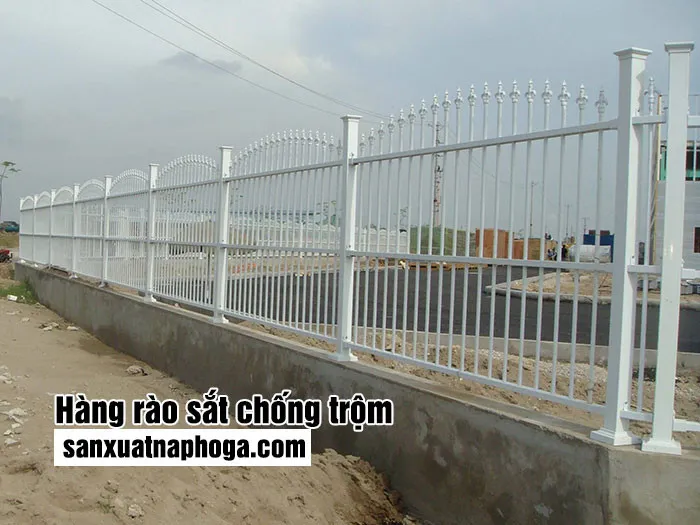 Thiết kế hàng rào sắt chống trộm đơn giản, hiệu quả