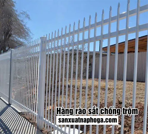 Thiết kế hàng rào sắt chống trộm với họa tiết độc đáo