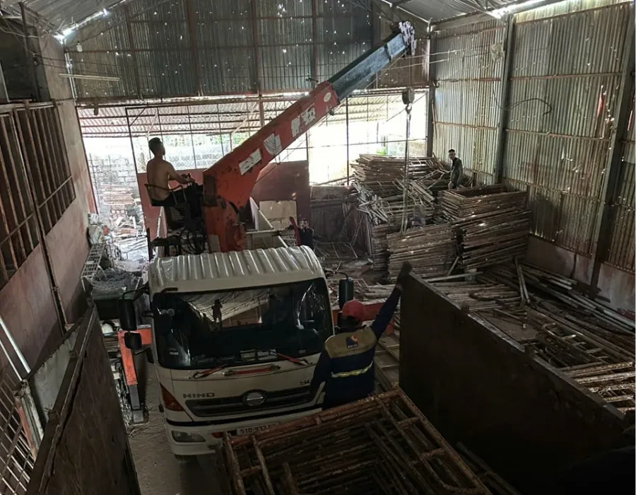 Phế Liệu VN thu mua sắt vụn tại kho bãi