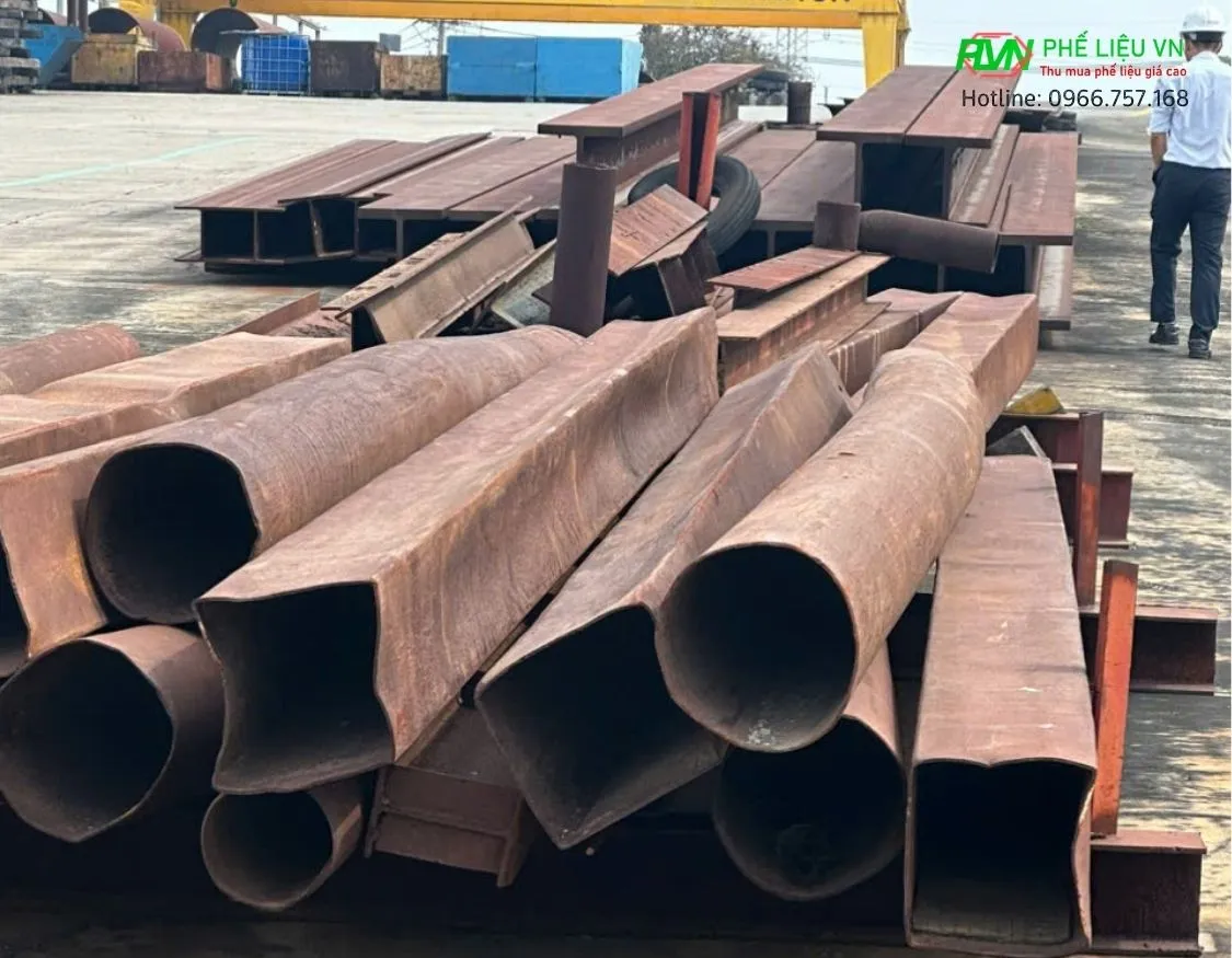 Thu mua sắt thép phế liệu giá cao