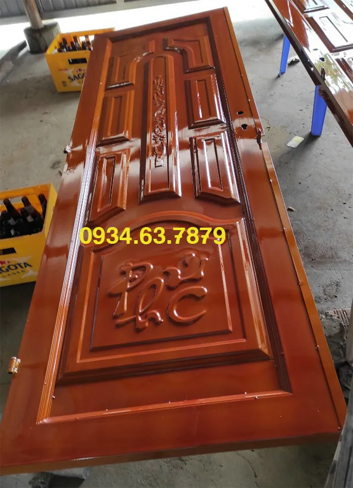 Tôn Pano chữ Phúc làm cửa sắt đẹp