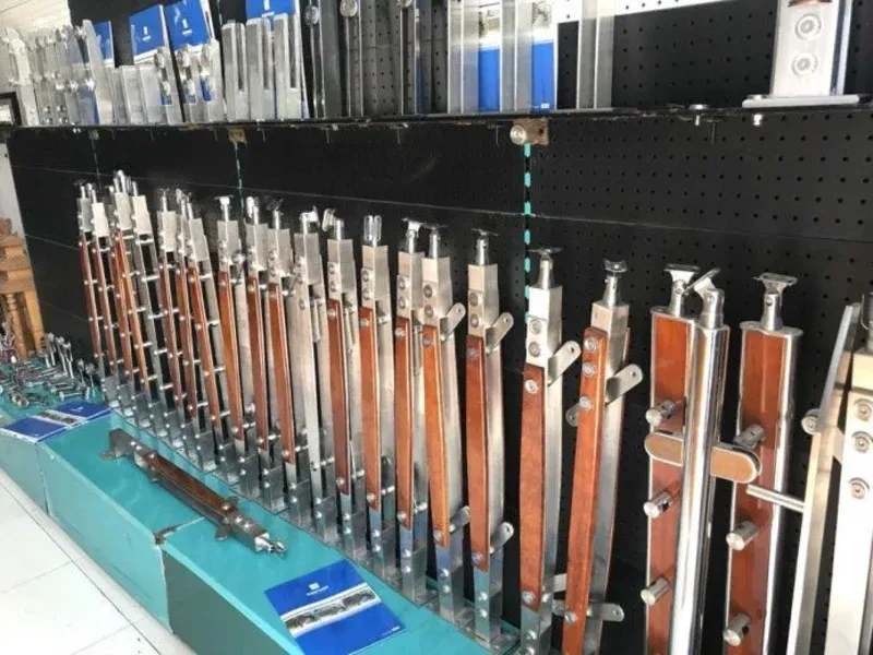 Trụ cầu thang inox