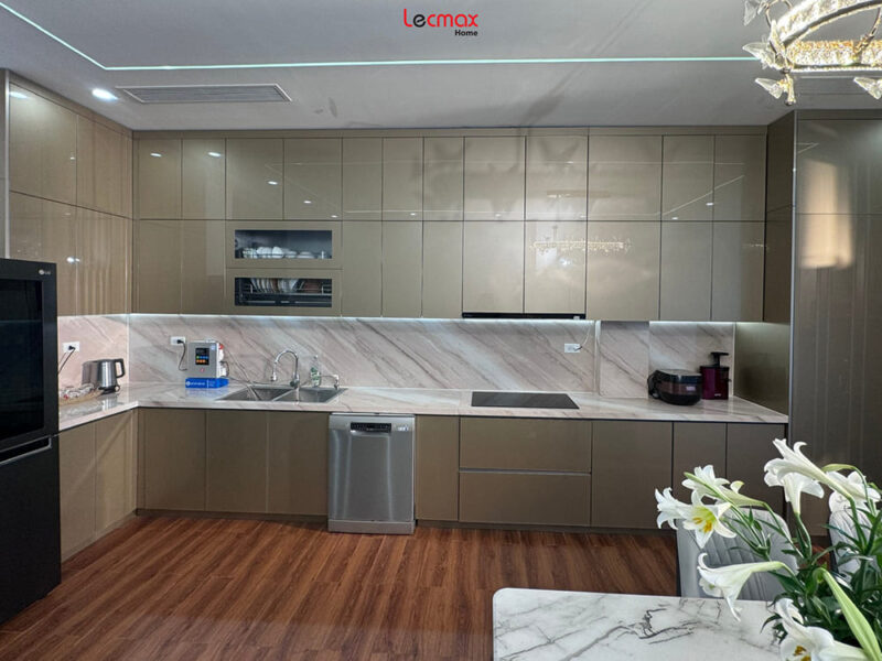 Tủ Bếp Inox Cánh Kính: Giải Pháp Sang Trọng, Bền Bỉ Cho Không Gian Bếp Hiện Đại