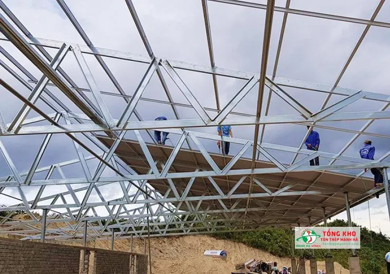 Sắt hộp 40x80 dùng làm khung mái nhà xưởng nhỏ
