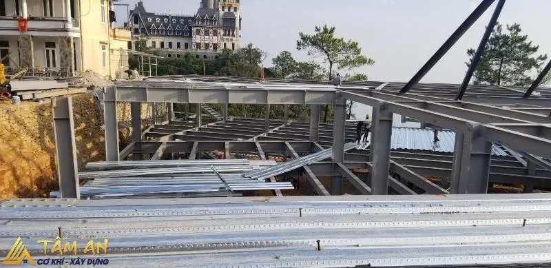 Ưu điểm của nhà khung thép sàn deck