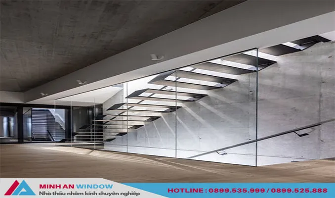 Mẫu Vách ngăn cầu thang kính cường lực cao cấp chất lượng nầm 2026