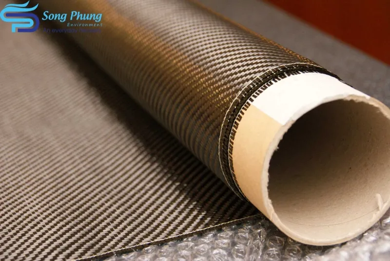 Cấu tạo vật liệu composite gồm lớp sợi gia cường và chất nền polymer