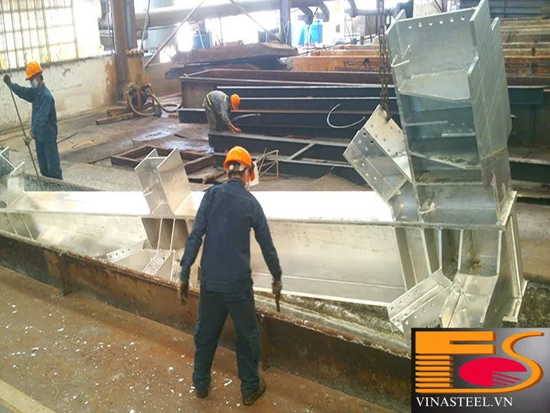 ve sinh san pham ma kem nhung nong Vinasteel vn