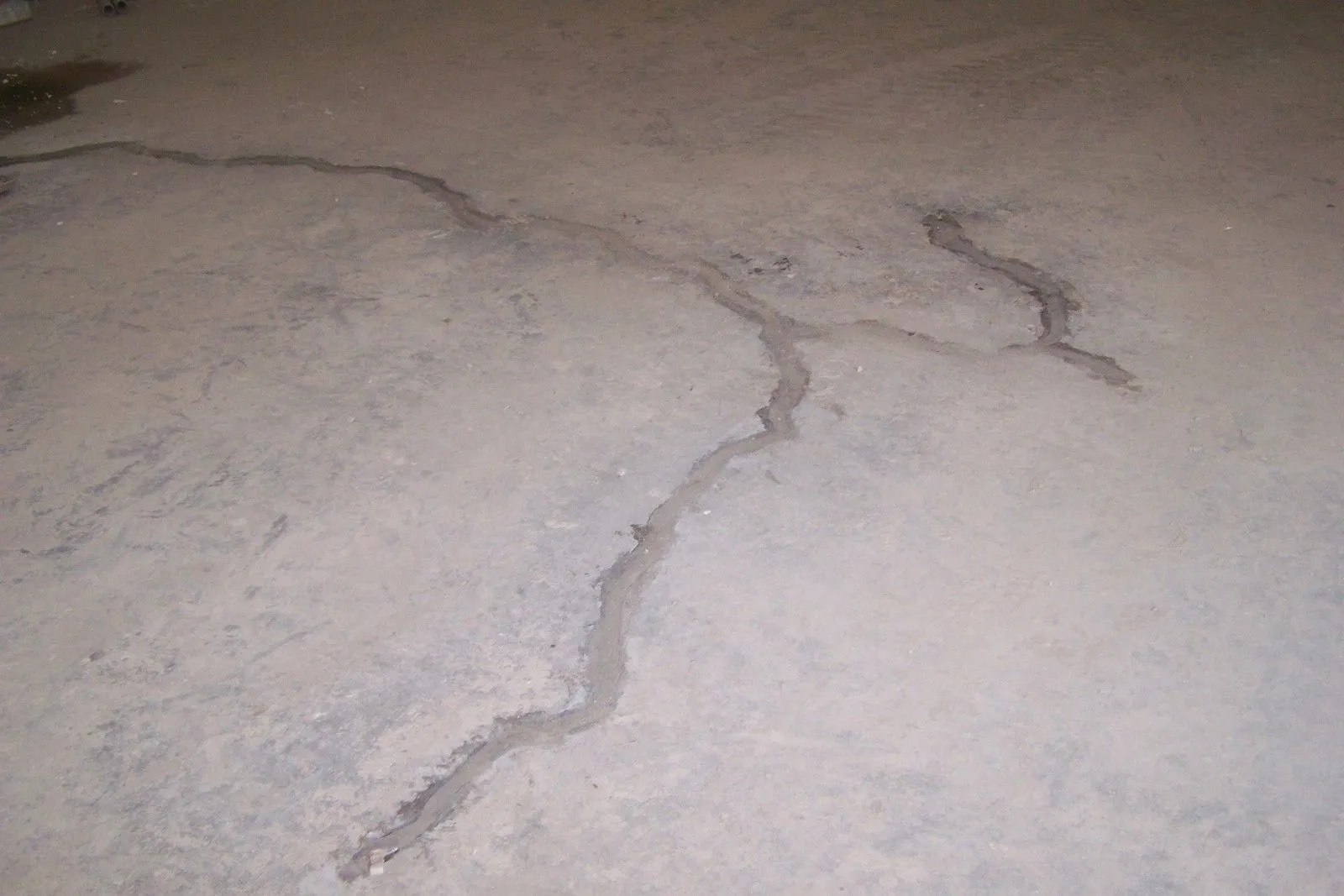 vệ sinh trám toàn bộ vết nứt