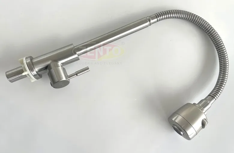 Cận cảnh khớp nối linh hoạt phía trên thân vòi