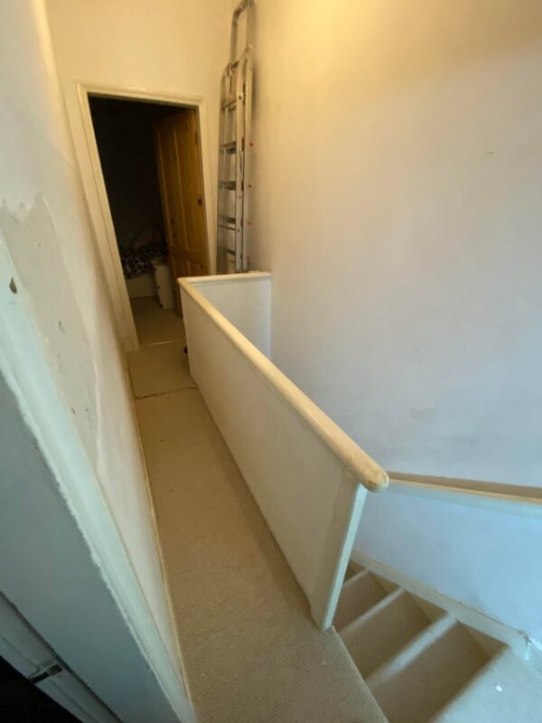 Lan Can Cầu Thang Sắt Tay Vịn Gỗ Đẹp: Xu Hướng Sang Trọng Cho Ngôi Nhà