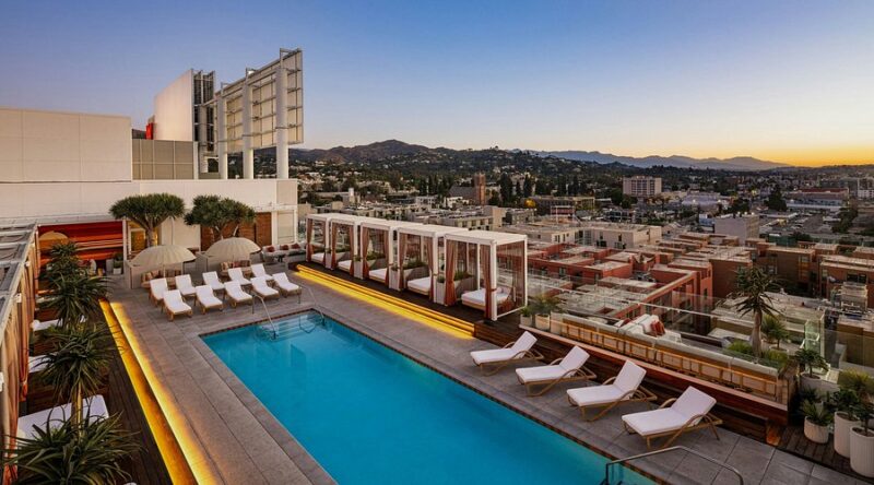 Giá Sách Treo Tường Bằng Sắt: Lựa Chọn Tối Ưu Cho Không Gian Hiện Đại