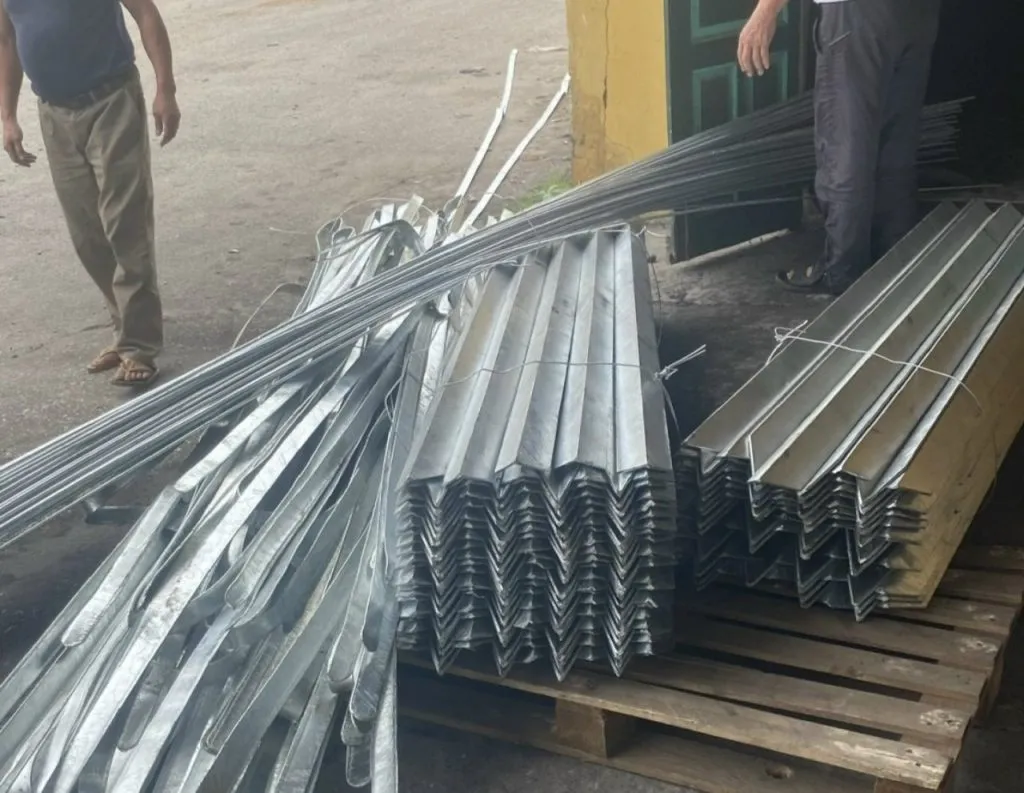 Cọc tiếp địa V63 có lỗ ren để kết nối dây dẫn