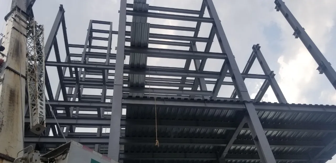 Đặc điểm nổi bật của nhà khung thép tiền chế trong xây dựng