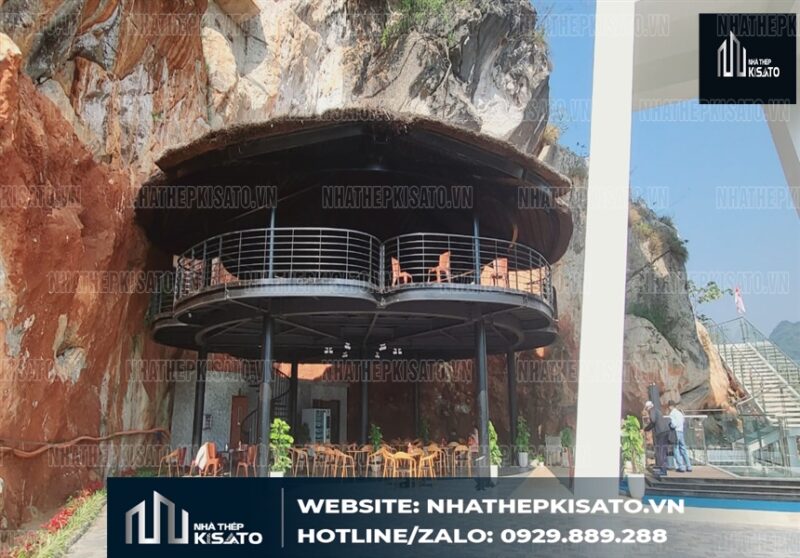 Thiết Kế Nhà Khung Thép 2 Tầng: Kiến Trúc Cánh Hoa Độc Đáo Tại Mộc Châu