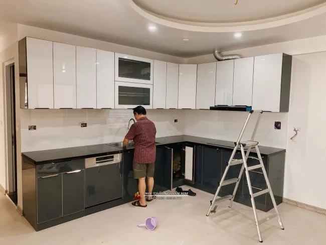 Bàn giao tủ bếp chữ L cho gia đình anh Sỹ