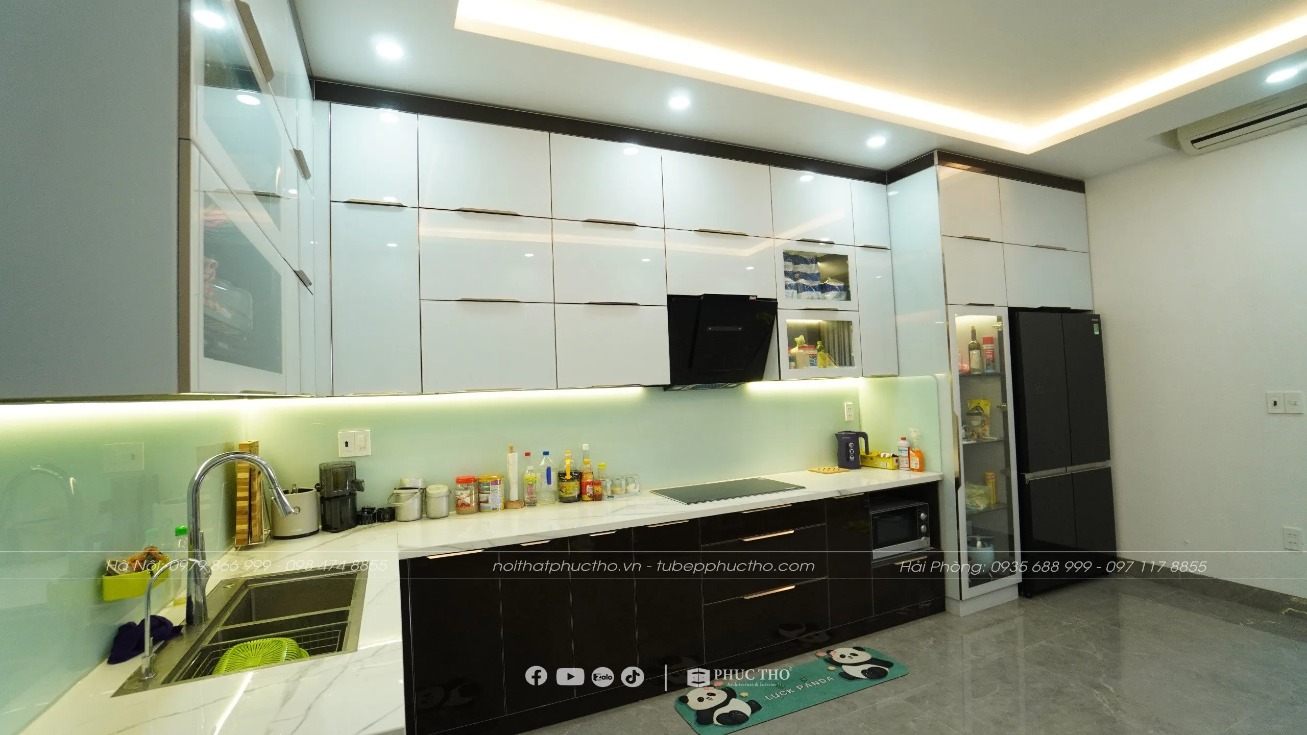 Tủ bếp inox cánh kính mang đến vẻ đẹp tinh tế và sang trọng