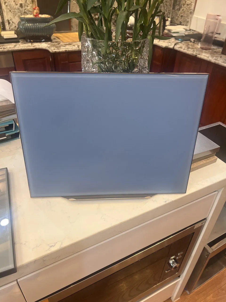 Cánh tủ bếp luxuy với khung nhôm cắt CNC cầu kỳ