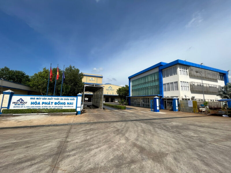 Máy Đổ Bê Tông Tươi: Hướng Dẫn Chi Tiết Từ A-Z Cho Nhà Thầu