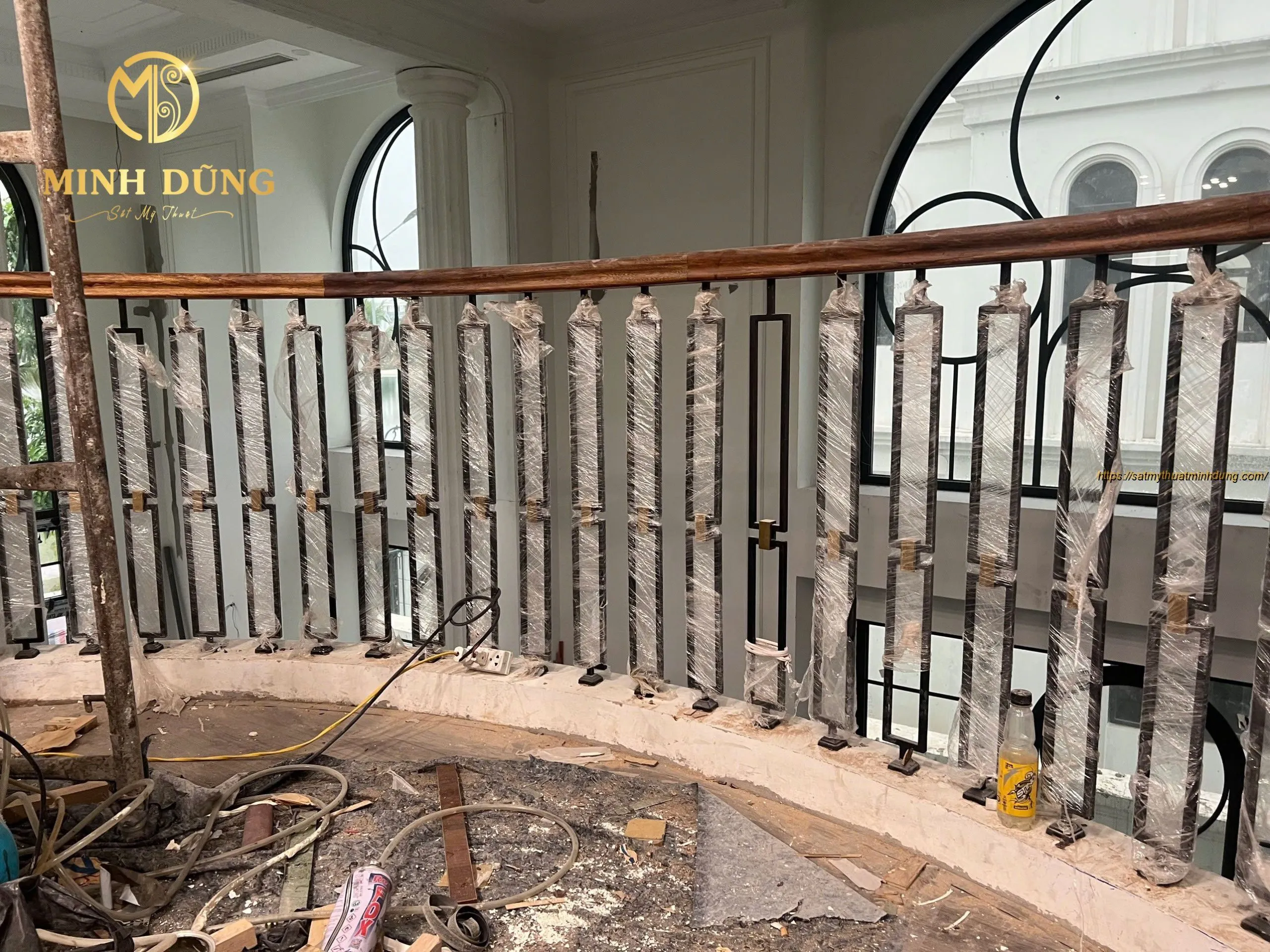 Nhiều mẫu tay vịn cầu thang sắt nghệ thuật cao cấp