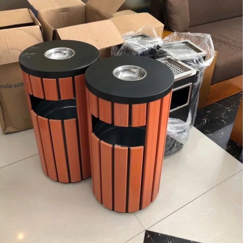 Thùng Rác Inox Gạt Tàn Thuốc Lá: Giải Pháp Tiện Lợi, Sang Trọng Cho Mọi Không Gian